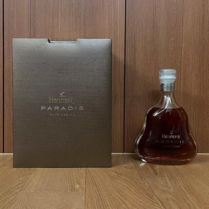 Hennessy Paradis bottle, labels and packaging for seal and fill-level review