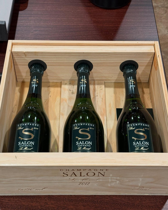 Salon Champagne (2012) bottle, labels and packaging for packaging and accessories review