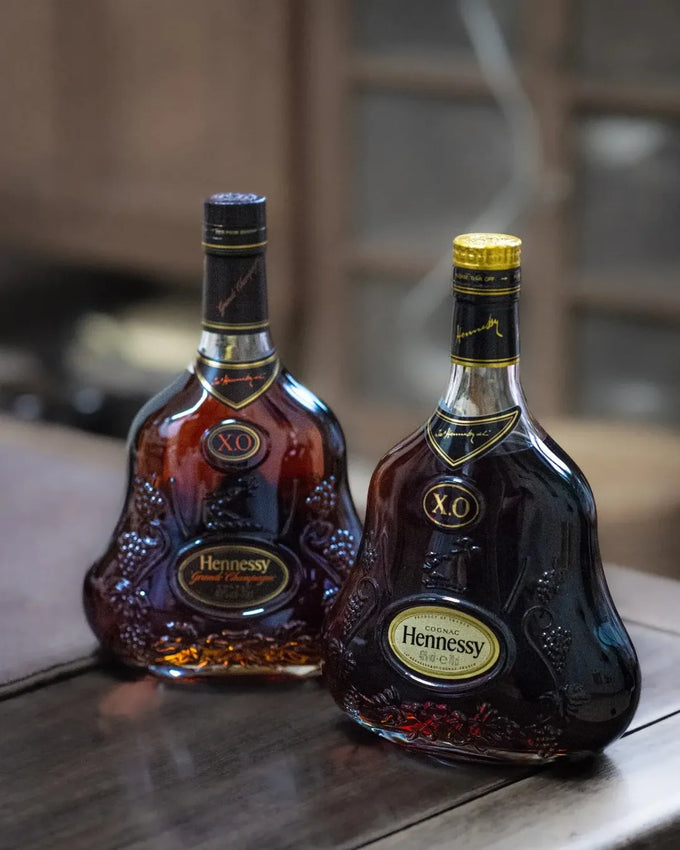 Hennessy Cognac bottle, labels and packaging for photo and packaging review