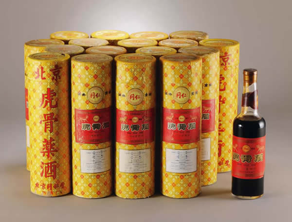 Vintage Tiger Bone Wine bottle, labels and packaging for appraisal factors and edition